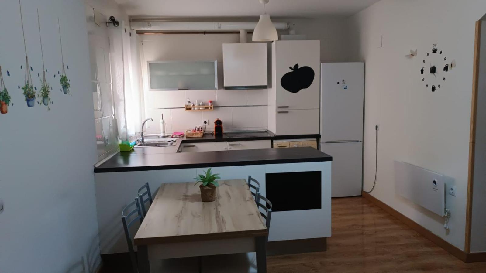 Apartamento Parque Sur De Hellín מראה חיצוני תמונה